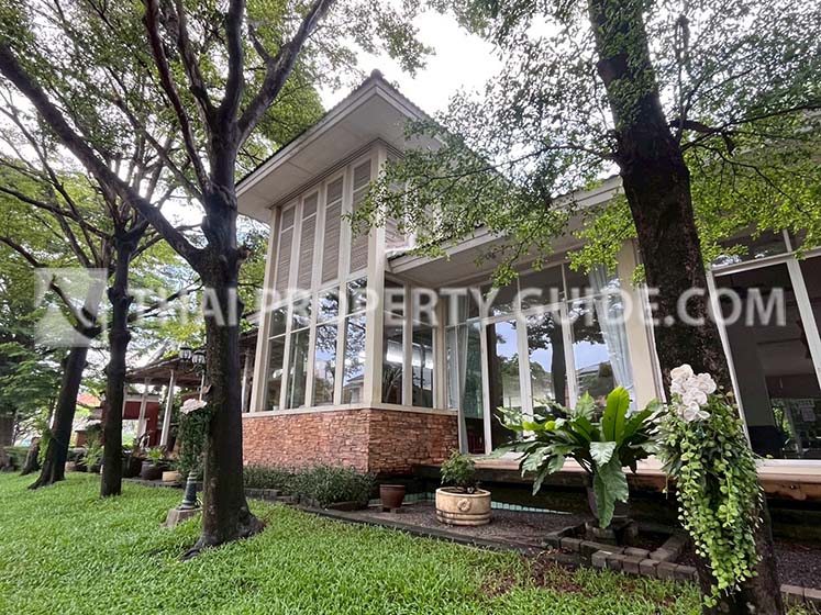 House with Shared Pool in Sukhumvit 
